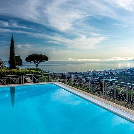 Villa Gaia - Luxury Villa, Pool & Wellness Rooms Bordighera Eksteriør billede
