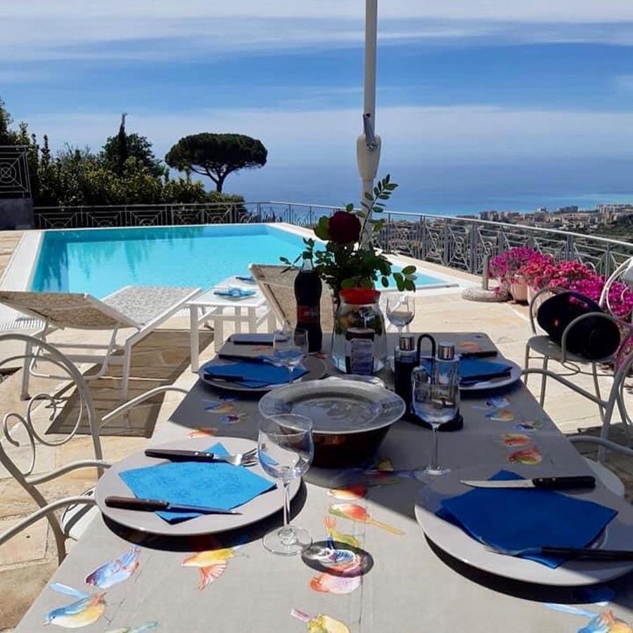 Villa Gaia - Luxury Villa, Pool & Wellness Rooms Bordighera Eksteriør billede
