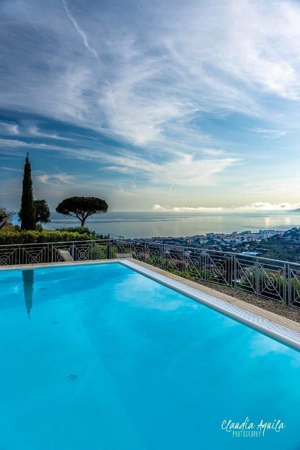 Villa Gaia - Luxury Villa, Pool & Wellness Rooms Bordighera Eksteriør billede