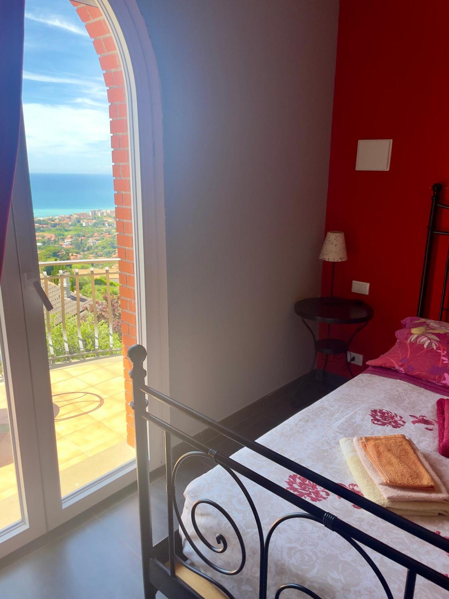 Villa Gaia - Luxury Villa, Pool & Wellness Rooms Bordighera Eksteriør billede