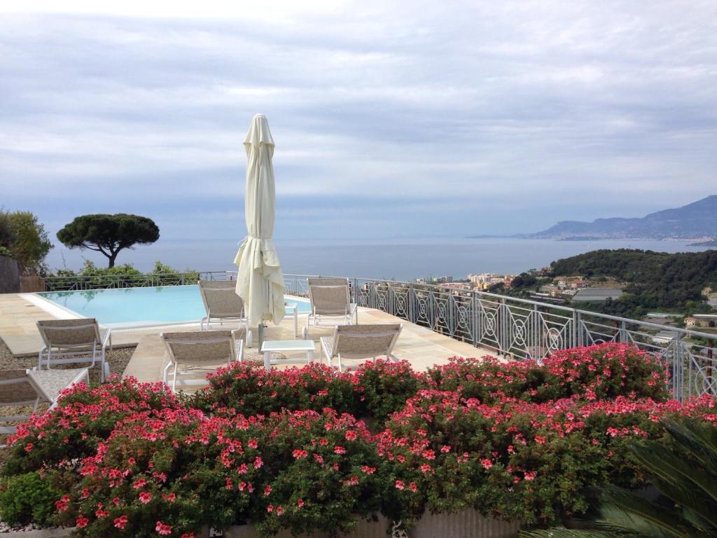 Villa Gaia - Luxury Villa, Pool & Wellness Rooms Bordighera Eksteriør billede