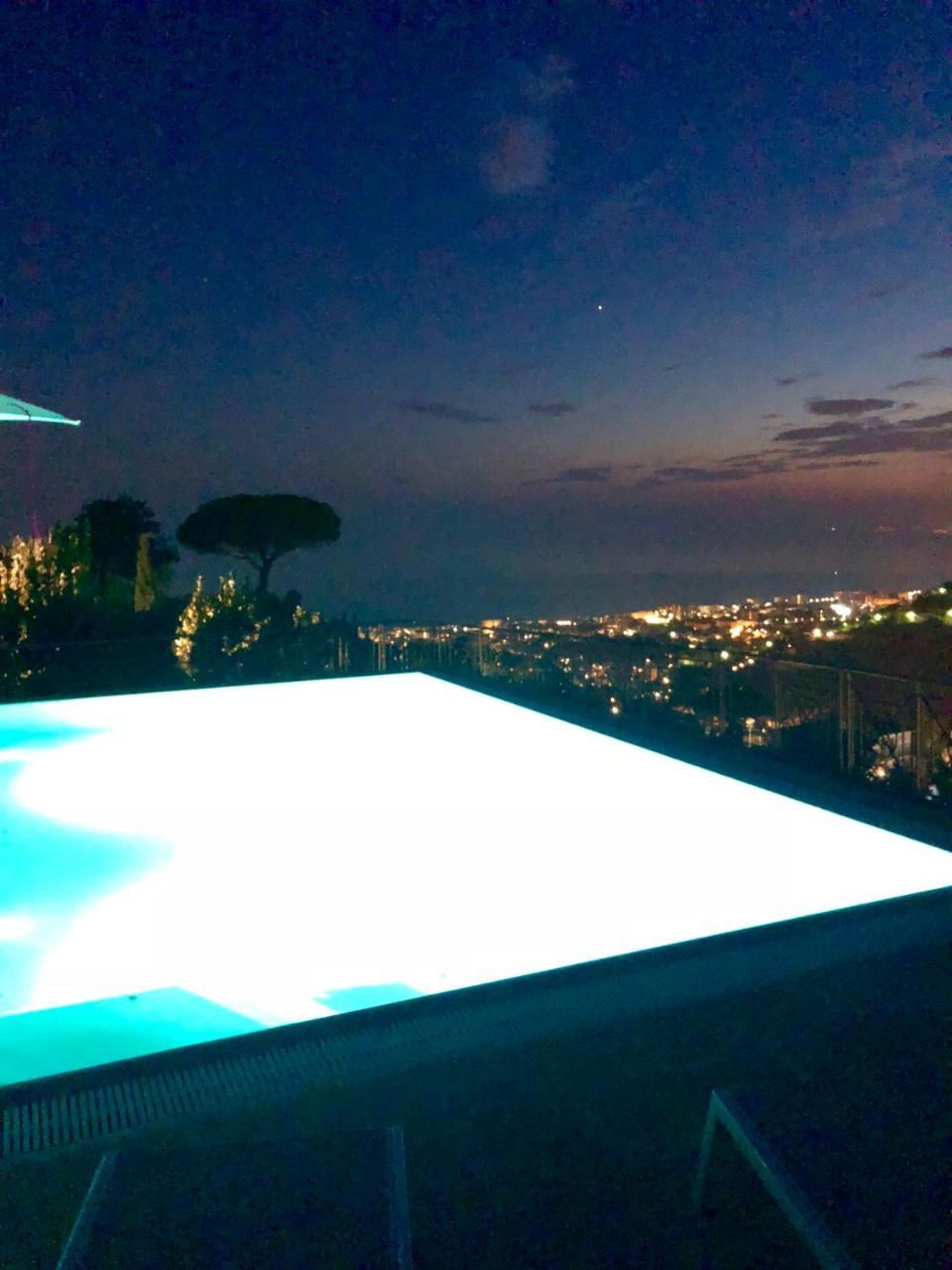Villa Gaia - Luxury Villa, Pool & Wellness Rooms Bordighera Eksteriør billede